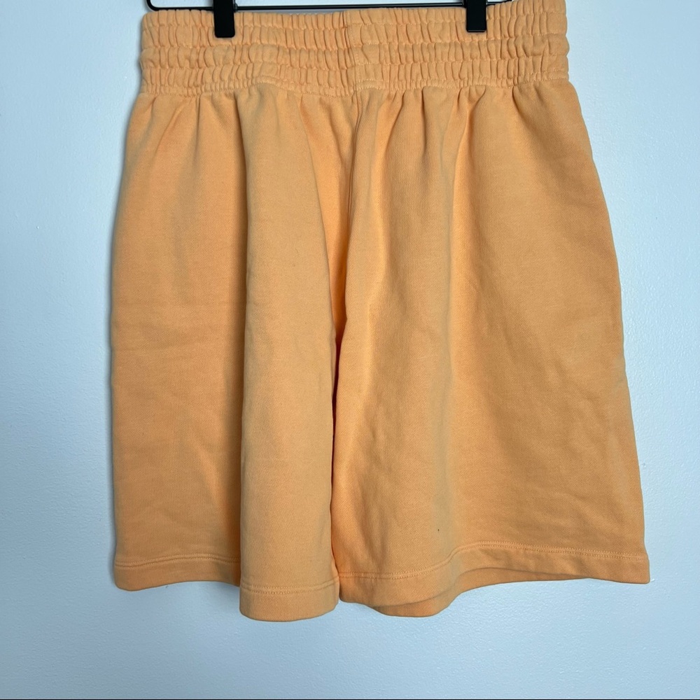 NEW AGOLDE Boxing Short in Noodle - Picture 5 of 8